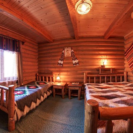 Hotel Gutsulia Bukovel Bagian luar foto