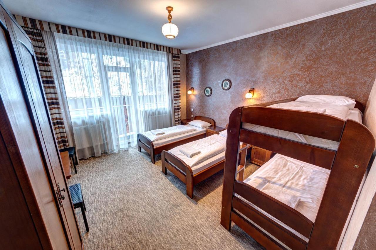 Hotel Gutsulia Bukovel Bagian luar foto